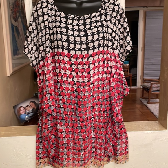 DKNYC Woman’s Sheet Flowered Tunic Size Small - Picture 3 of 10